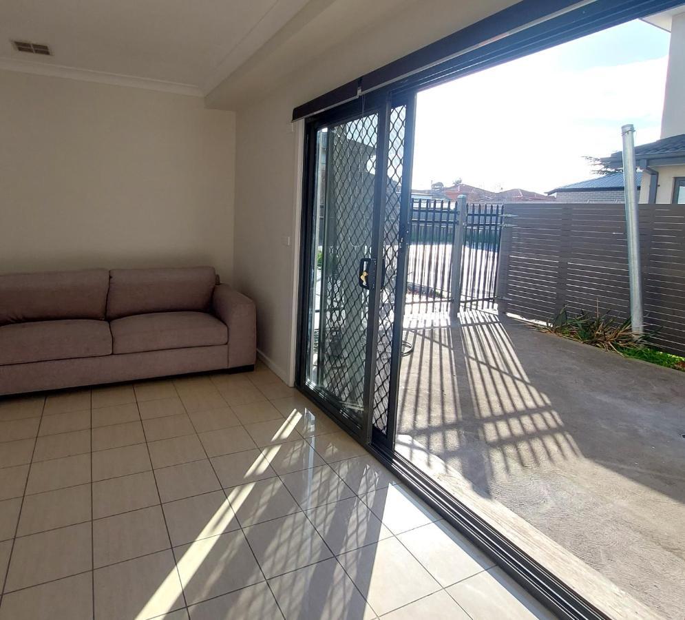 Maruve Guesthouse 12 Min From Melb Airport Melbourne City Exterior foto